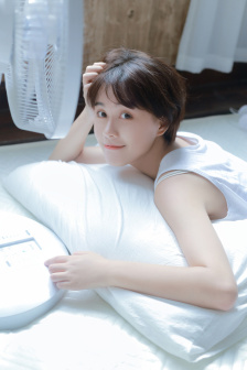 杨钰莹是谁开的包